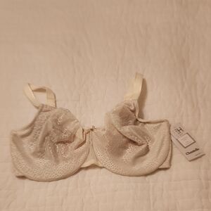 Chantelle Ivory Lace Bra